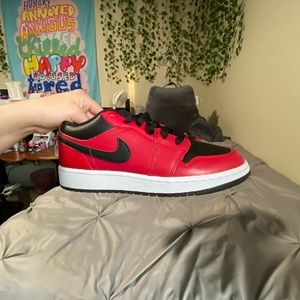 Youth Low Jordan 1s in “Reverse Breed”